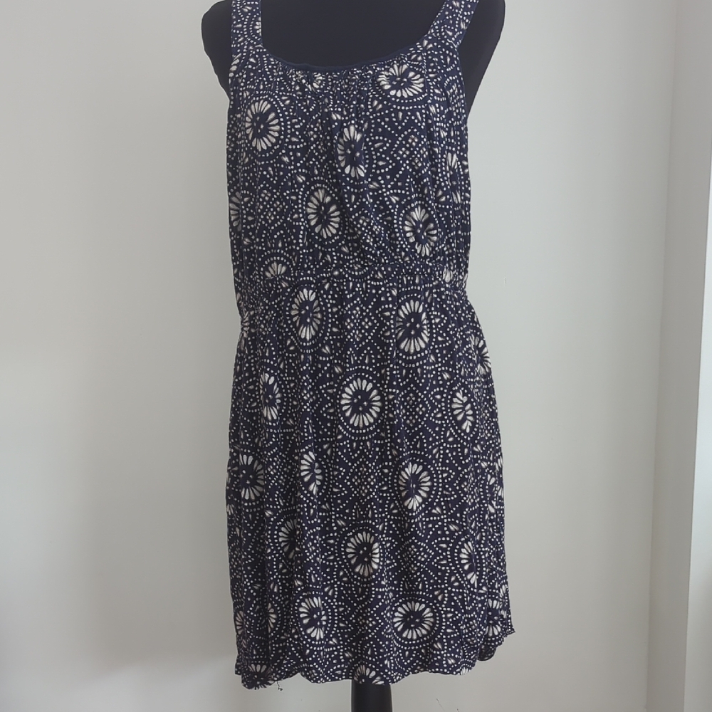 Lucky Brand Sleeveless Blue & White Patterned V-Neck Midi Shift Dress